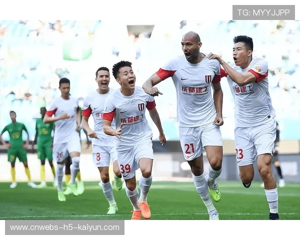 成都蓉城压迫节奏拉满,中场控制力明显占优